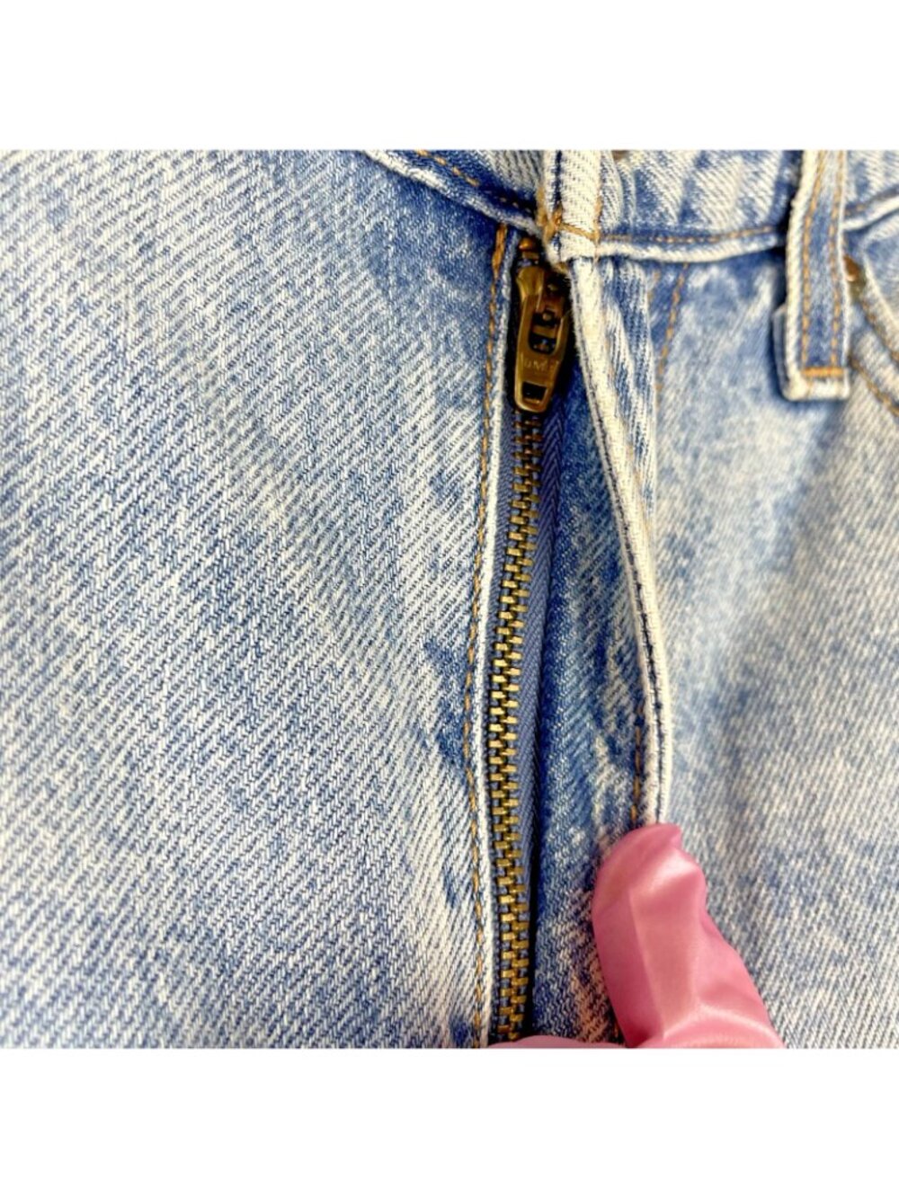 Levi’s Charlie Boy High Waist Straight Leg Jeans – Women’s Size 25 Light Wash - Picture 8 of 8